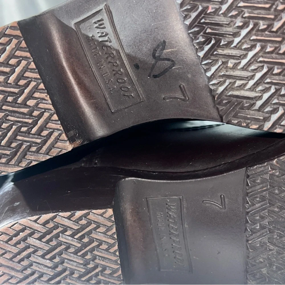 Weatherproof Women’s Heeled Boots - Picture 8 of 10
